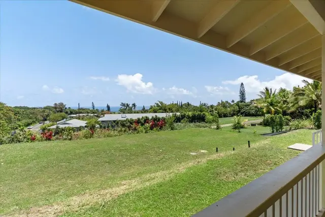 Listing Image for 139 Pauwela Rd 33 of 42
