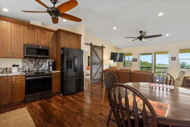 Listing Image for 139 Pauwela Rd 5 of 42