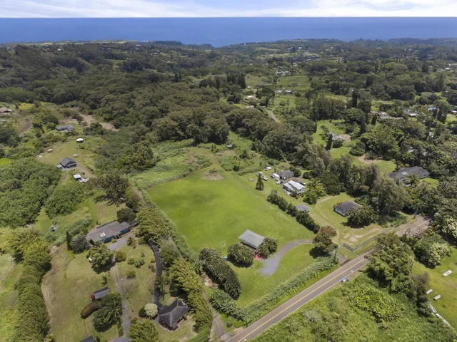 Listing Image for 654 Kaupakalua Rd 11 of 15