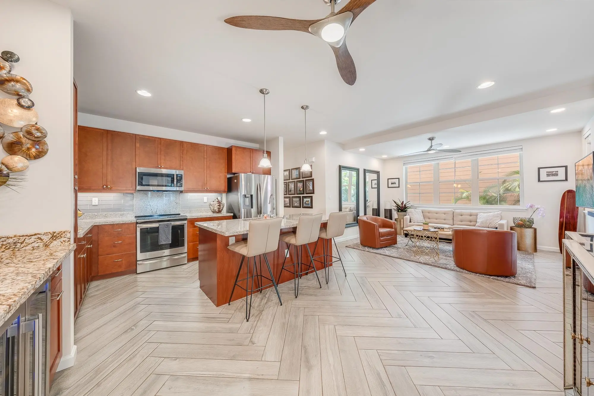 Photo of Listing #406489