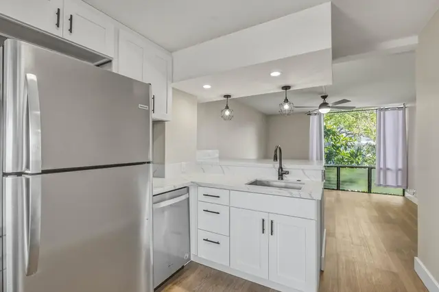 Listing Image for 3676 Lower Honoapiilani Rd B301 25 of 32