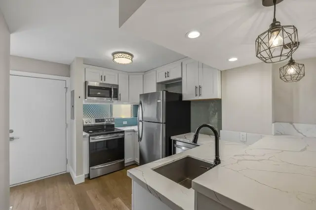 Listing Image for 3676 Lower Honoapiilani Rd B301 4 of 32