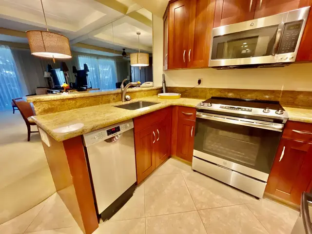 Listing Image for 2481 Kaanapali Pkwy 216 P 17 of 28
