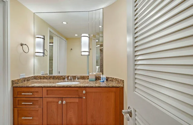 Listing Image for 50 Nohea Kai Dr 2-205 20 of 36