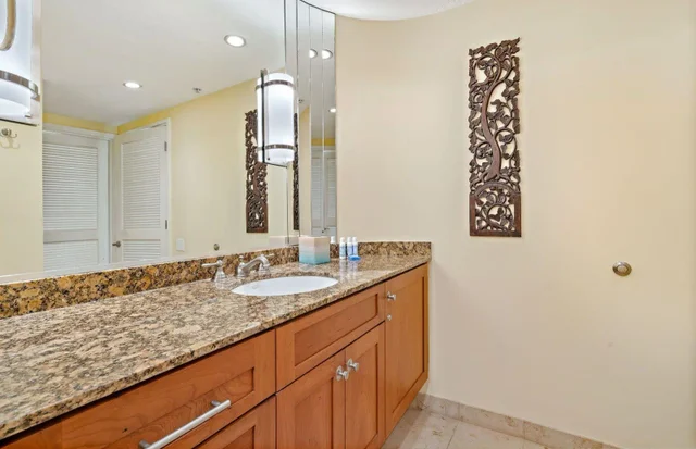 Listing Image for 50 Nohea Kai Dr 2-205 21 of 36