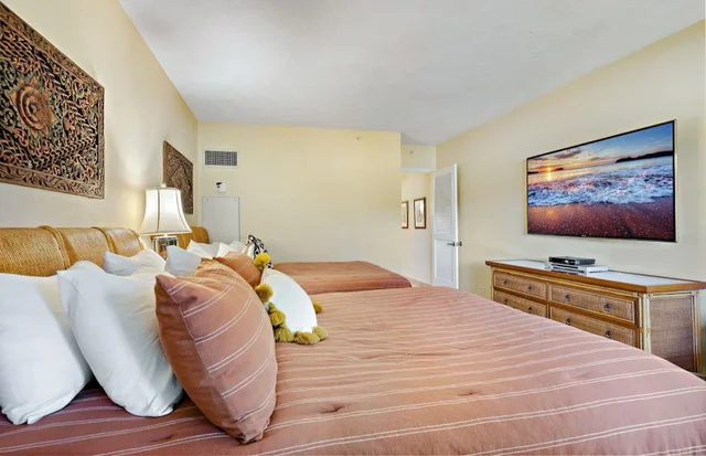 Listing Image for 50 Nohea Kai Dr 2-205 24 of 36