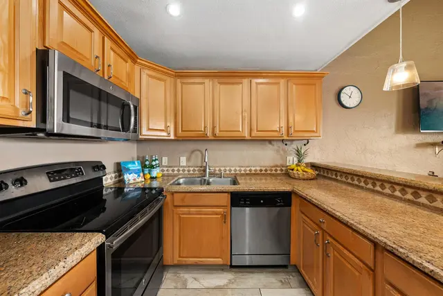 Listing Image for 3543 Lower Honoapiilani Rd E404 6 of 24