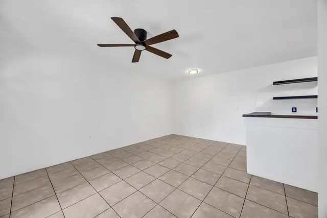 Listing Image for 160 Keonekai Rd 12-106 10 of 25