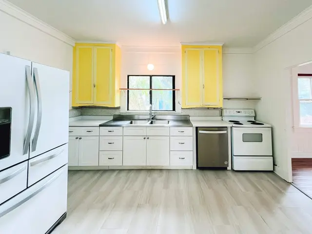 Listing Image for 70 Moani Pl 13 of 36