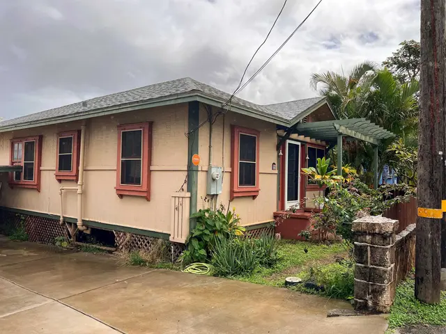 Listing Image for 70 Moani Pl 2 of 36