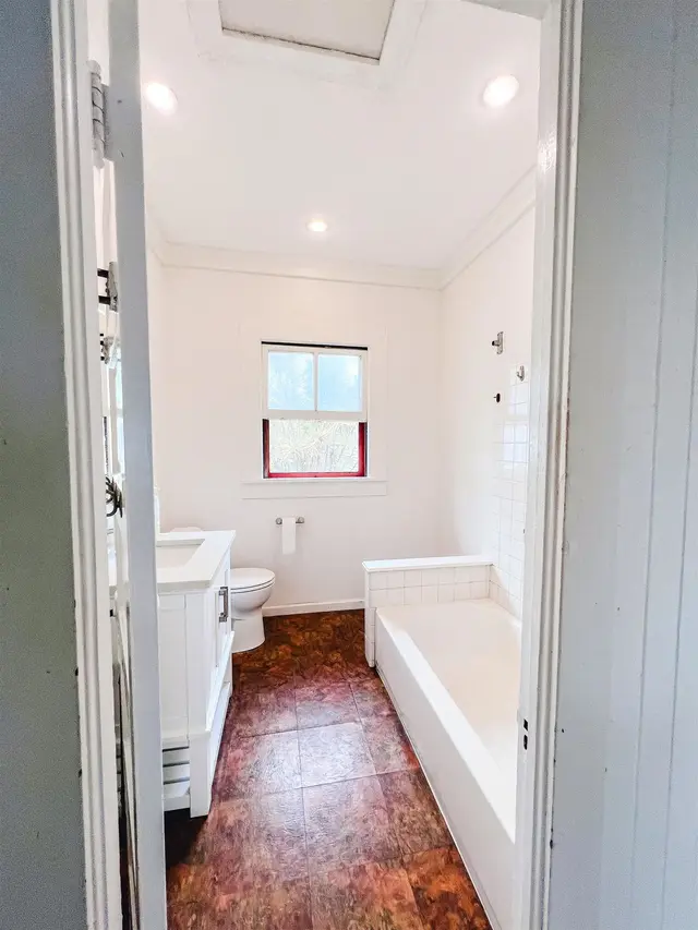 Listing Image for 70 Moani Pl 21 of 36