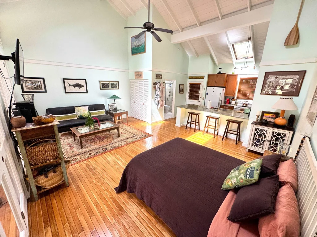 100 Lio Pl J-3, Molokai