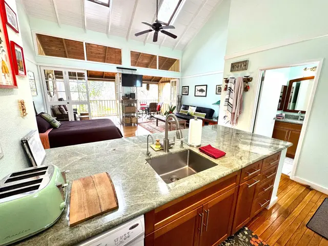 Listing Image for 100 Lio Pl J-3 10 of 40