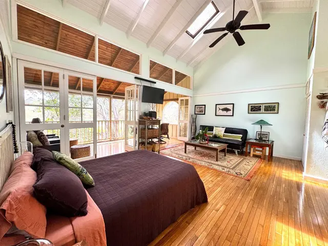 Listing Image for 100 Lio Pl J-3 16 of 40
