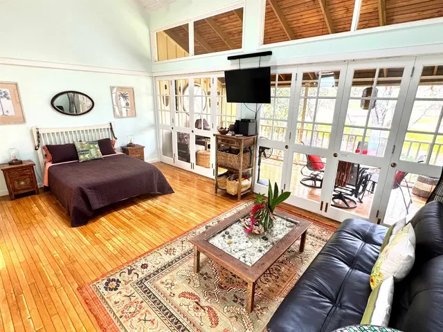 Listing Image for 100 Lio Pl J-3 2 of 40