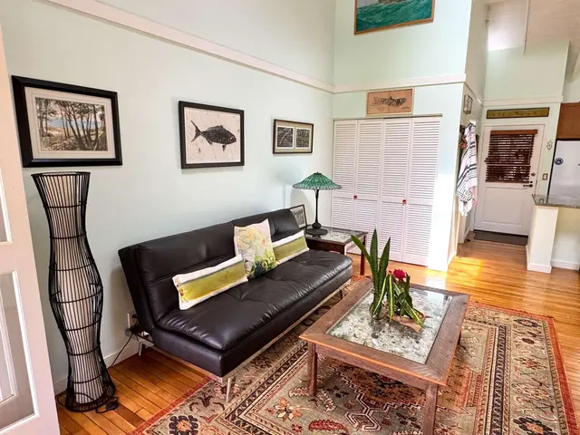 Listing Image for 100 Lio Pl J-3 23 of 40