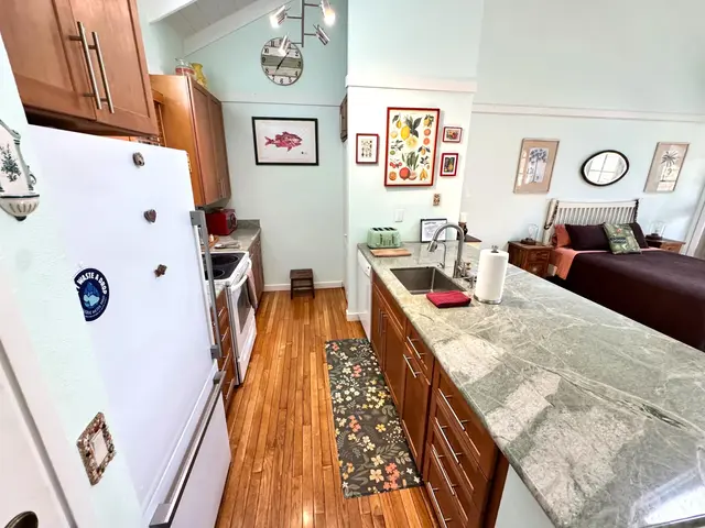 Listing Image for 100 Lio Pl J-3 3 of 40