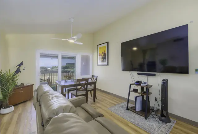 Listing Image for 33 Waiaka Ln 33-205 10 of 40