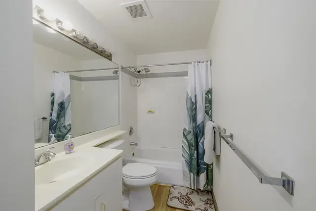 Listing Image for 33 Waiaka Ln 33-205 18 of 40