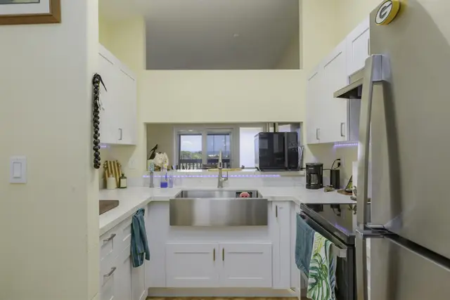 Listing Image for 33 Waiaka Ln 33-205 8 of 40