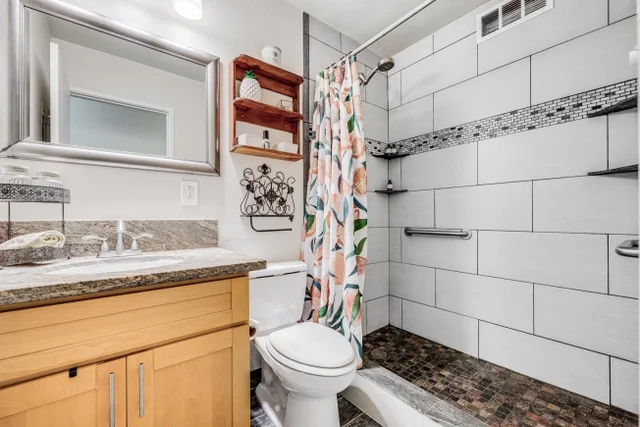 Listing Image for 15 Kulanihakoi St 15d 13 of 28