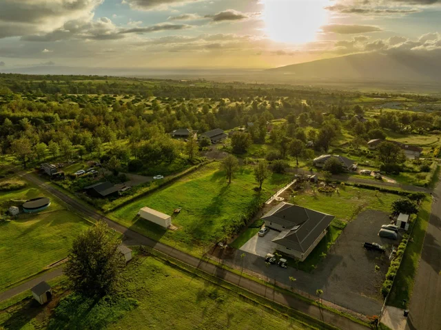 Listing Image for 11 Huliamahi Pl Unit B 8 of 20