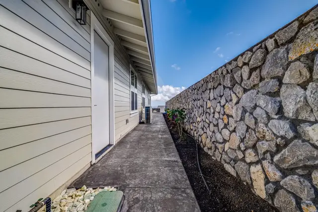 Listing Image for 301 Pua Kalaunu Loop 37 of 40