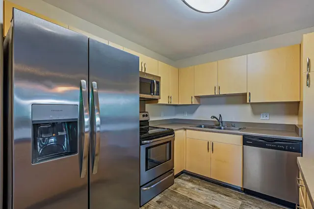 Listing Image for 10 Polohina Ln 2-3 12 of 31