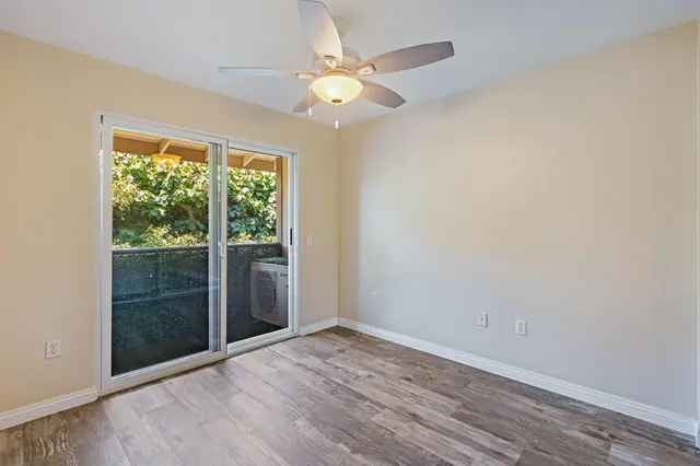 Listing Image for 10 Polohina Ln 2-3 15 of 31