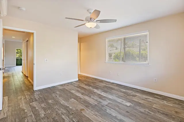 Listing Image for 10 Polohina Ln 2-3 20 of 31