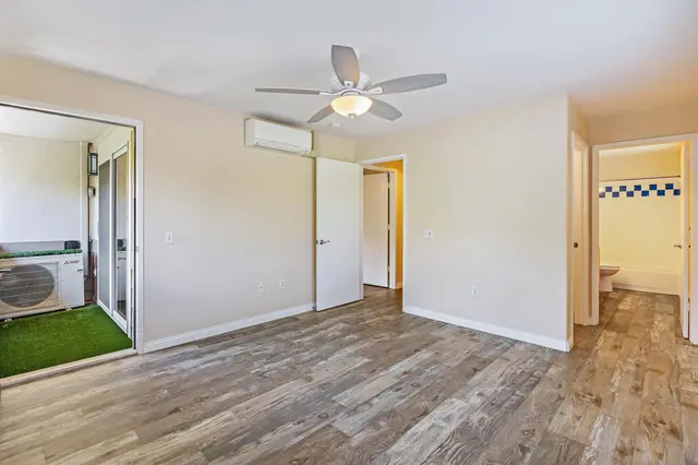 Listing Image for 10 Polohina Ln 2-3 21 of 31
