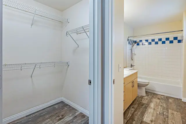 Listing Image for 10 Polohina Ln 2-3 23 of 31