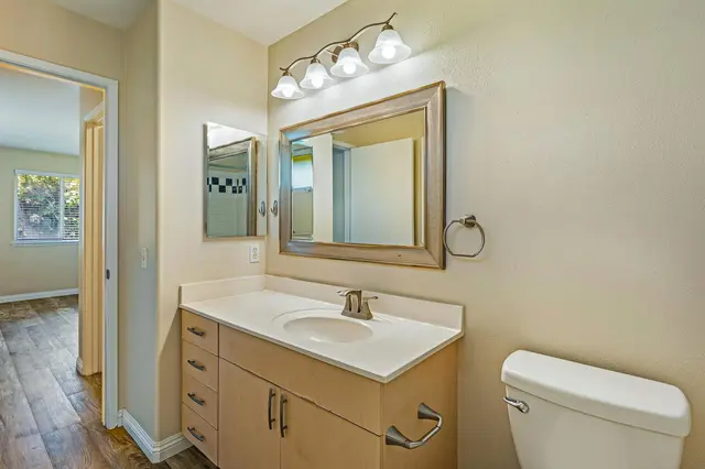 Listing Image for 10 Polohina Ln 2-3 24 of 31