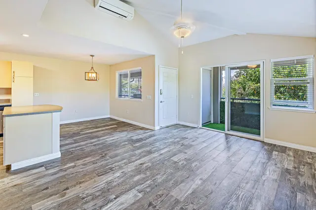 Listing Image for 10 Polohina Ln 2-3 4 of 31