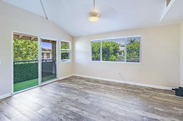 Listing Image for 10 Polohina Ln 2-3 5 of 31