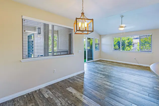Listing Image for 10 Polohina Ln 2-3 7 of 31