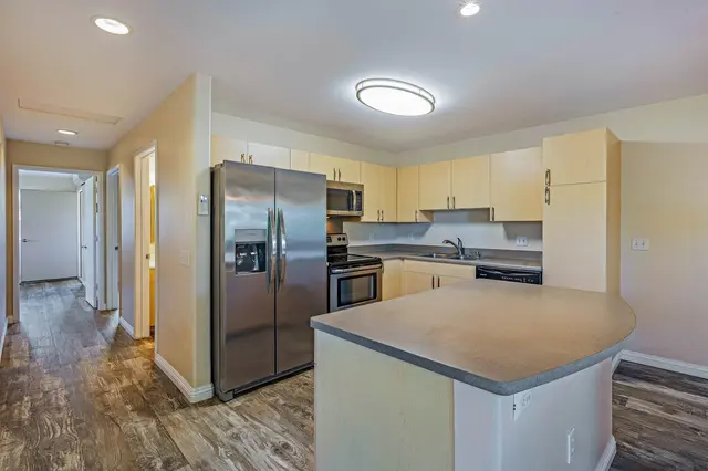 Listing Image for 10 Polohina Ln 2-3 9 of 31