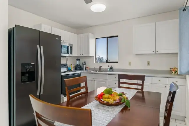 Listing Image for 923 N Niheu Pl 16 of 50