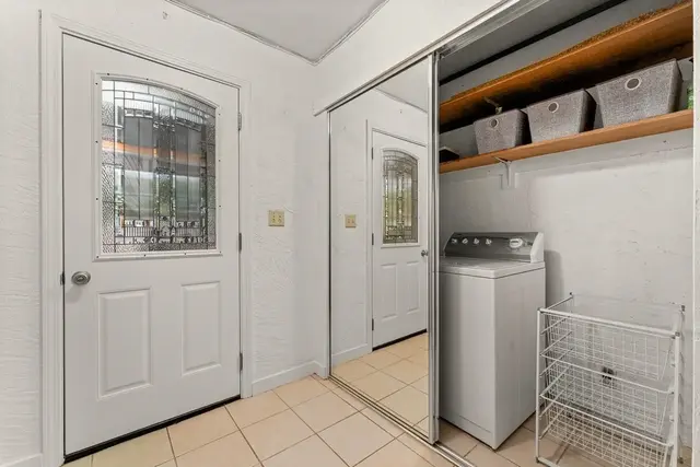 Listing Image for 923 N Niheu Pl 43 of 50