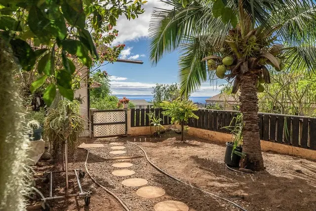 Listing Image for 923 N Niheu Pl 8 of 50