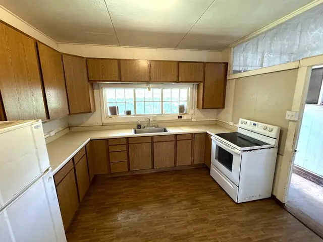 Listing Image for 846 Leomele St 5 of 21