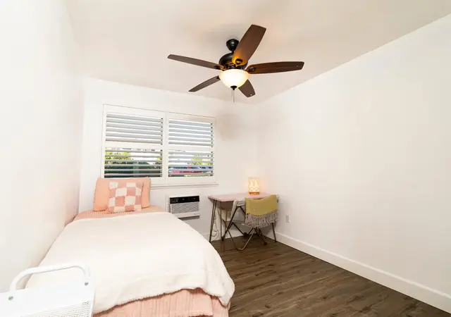 Listing Image for Loop 12 of 21