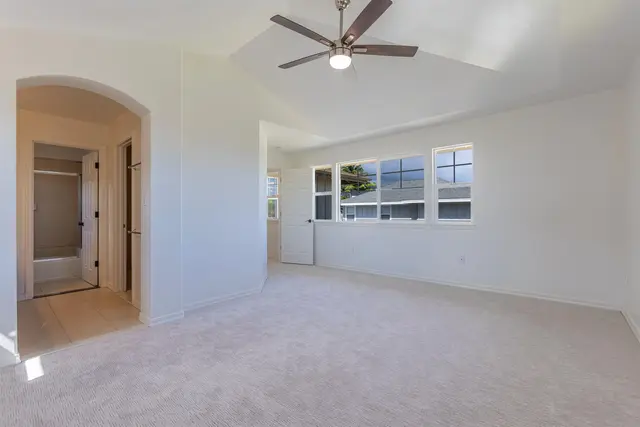 Listing Image for 38 Maunaleo St 17 of 38