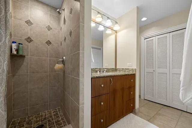 Listing Image for 100 Ridge Rd 714 15 of 27