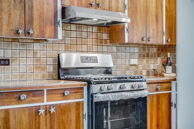 Listing Image for 720 Mopua St 11 of 22