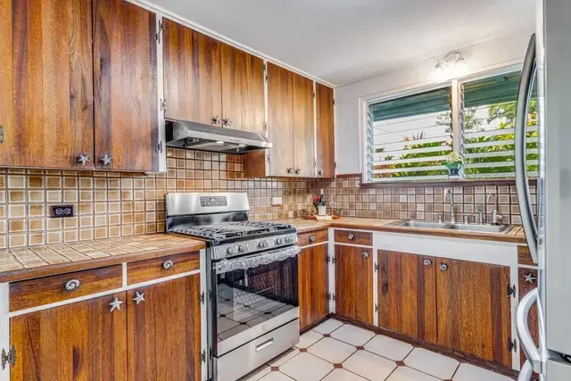 Listing Image for 720 Mopua St 8 of 22