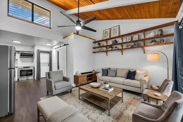 Listing Image for 2180 Vineyard St 300 14 of 18