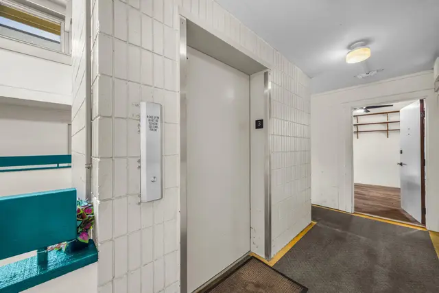 Listing Image for 2180 Vineyard St 300 18 of 18