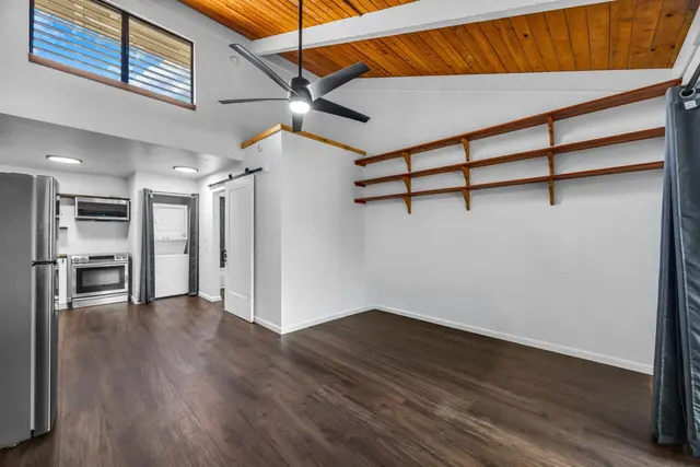 Listing Image for 2180 Vineyard St 300 3 of 18