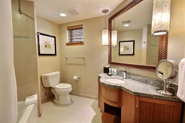 Listing Image for 200 Nohea Kai Dr 2-up 51-52 12 of 15